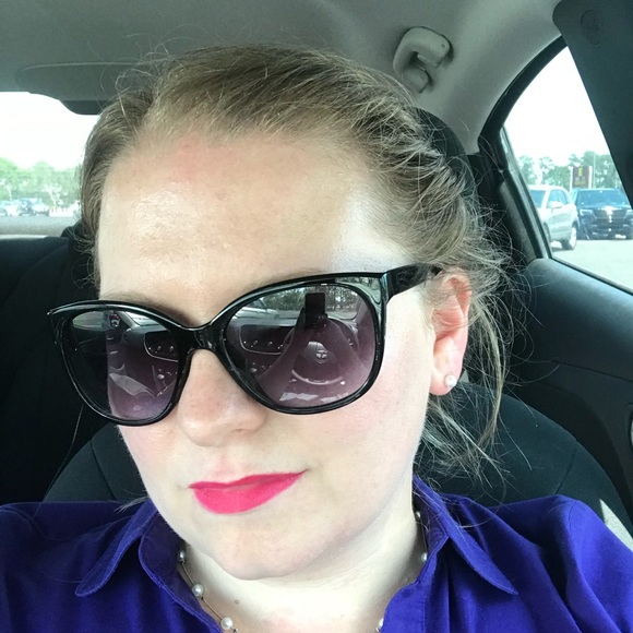 Meet your Posher, Tracie - Picture 1 of 1